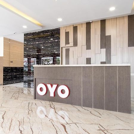 Oyo 727 Merlion Hotel Medan Extérieur photo