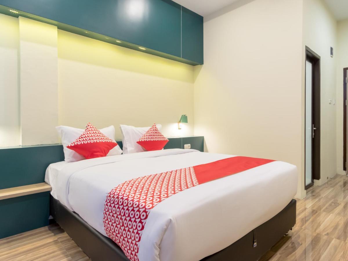 Oyo 727 Merlion Hotel Medan Extérieur photo