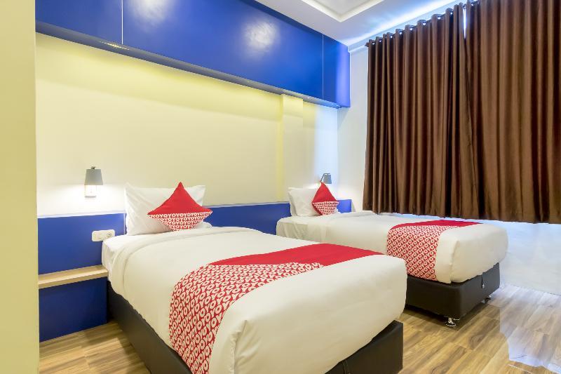 Oyo 727 Merlion Hotel Medan Extérieur photo